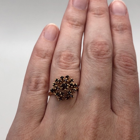 14k Yellow Gold Garnet mid century crown ring sz 6 - Picture 9 of 9